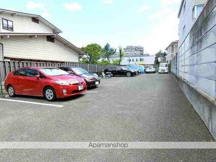 ヴィラージュ輝　Ａ[1K/29.81m2]の駐車場
