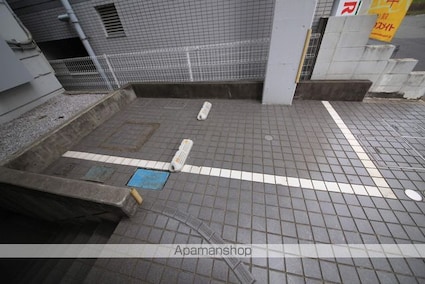 グリーンボックスⅤ[1SLDK/55.53m2]の駐車場