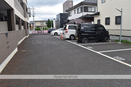 パラシオン八王子[1LDK/44.88m2]の駐車場