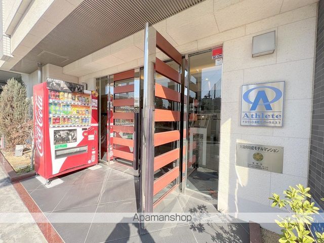 アスリート本町リバーウエストの玄関写真