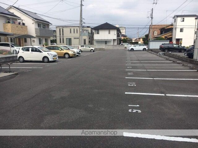 レオパレスリブェール[1K/26.08m2]の駐車場