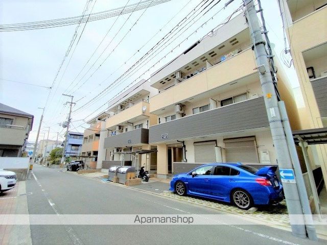 フジパレス吹田ウエストIII番館の外観写真