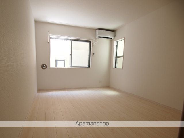 ベイルーム鴨居の内装写真