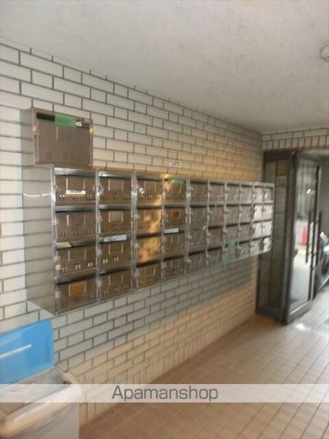 和歌山県和歌山市新中通２丁目[1R/19m2]のロビー2