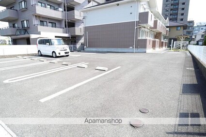 フィオーレ高畑[1LDK/37.13m2]の駐車場1