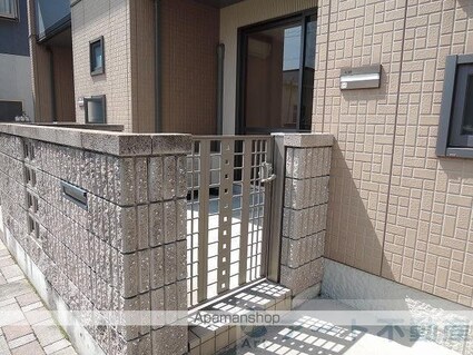 メゾン・ブランシェ　Ａ棟[3LDK/82.68m2]のエントランス