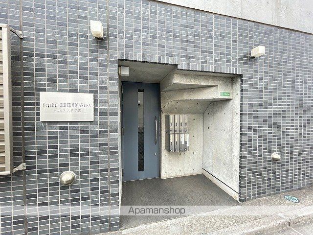 レガリア大泉学園の玄関写真
