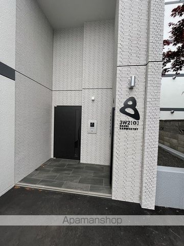 8 3W2 HACHI SANWESTNYの玄関写真