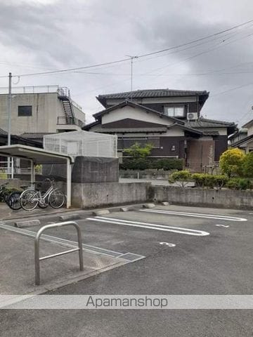 ラシーヌ四番館の外観写真