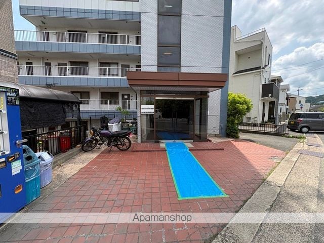 パークヒルズの玄関写真
