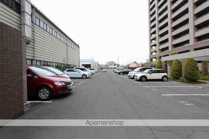 サーパス太田中央公園二番館[4LDK/89.1m2]の駐車場