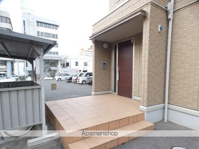 グランクレール高砂の玄関写真