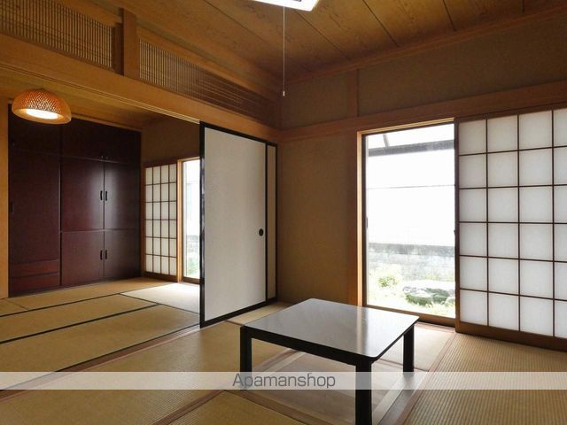 浜松市中央区 2階建 築46年の内装写真