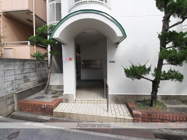 忍ヶ丘グリーンハイツの玄関写真