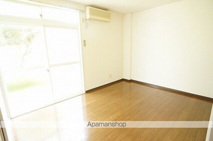 シーズン・リッチヒルズ[2K/33.12m2]のリビング・居間3