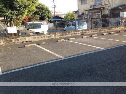 レオパレスラ　フォーレ[1K/23.18m2]の駐車場