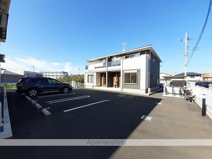 ヴィラ　グレース　Ⅱ[1LDK/52.38m2]の駐車場