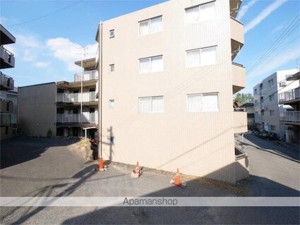 岡山県岡山市北区伊島町３丁目[1K/23.6m2]の共用部