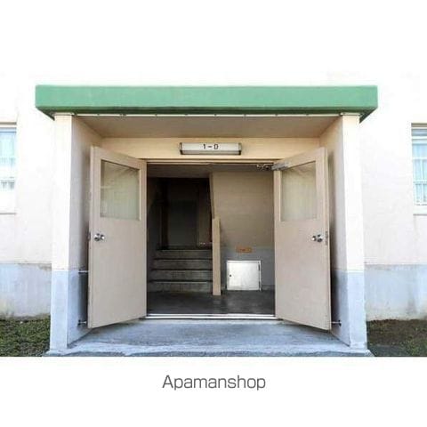 ビレッジハウス東月寒2号棟の玄関写真