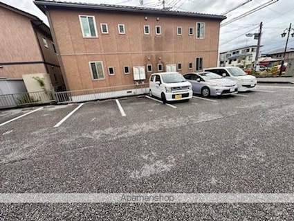 滋賀県近江八幡市堀上町[1LDK/41.4m2]の駐車場