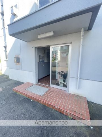 ドミ西野の玄関写真