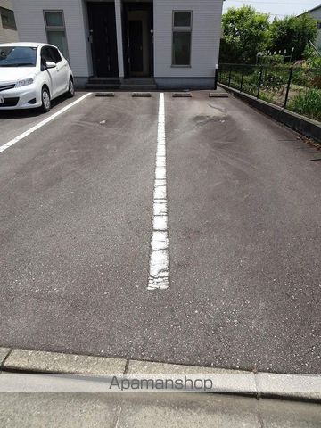 White squareのその他写真