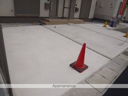 ミツワスクエアＡ棟[2LDK/72m2]の駐車場