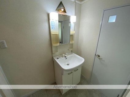 ヴィラ・アンソレイエ寺井町[3LDK/74.66m2]の洗面所