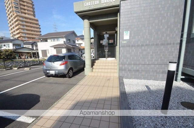 シャトームジカの玄関写真