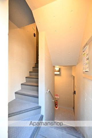 P&A日暮里の玄関写真