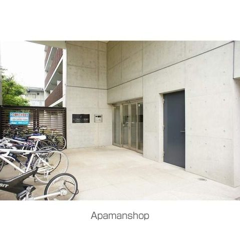 プライムアーバン目黒学芸大学の玄関写真