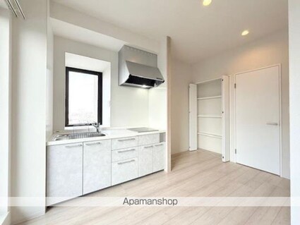 プラザ・ラ・ポール[1R/29.59m2]のリビング・居間2