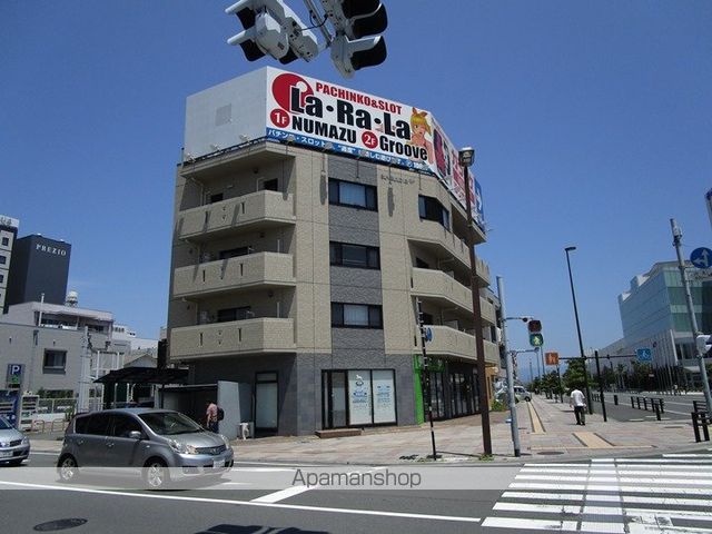 サンビルド I.S.の玄関写真