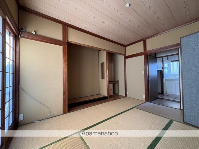 岡山市南区 2階建 築57年の内装写真