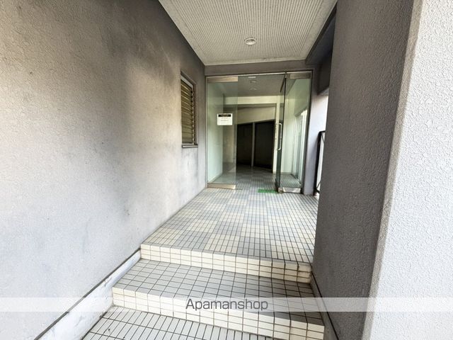 メゾンドールの玄関写真
