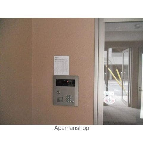 ランドマーク西町の玄関写真