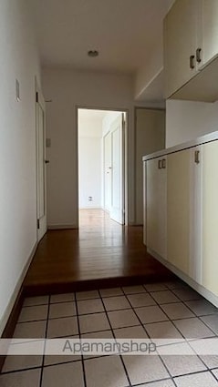 リフィーネめじろ台[4LDK/108m2]の玄関
