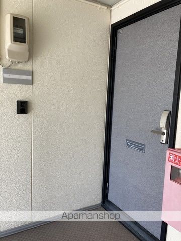 キャトルセゾンBの玄関写真