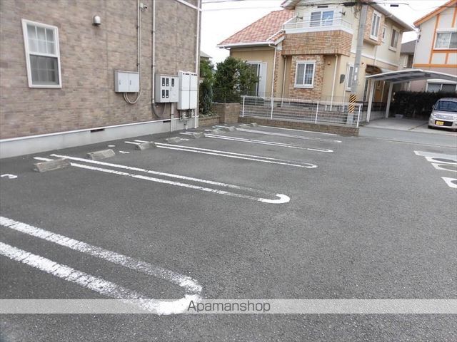 プレシャスコートＫ東松江Ⅱ[2LDK/57.64m2]の駐車場