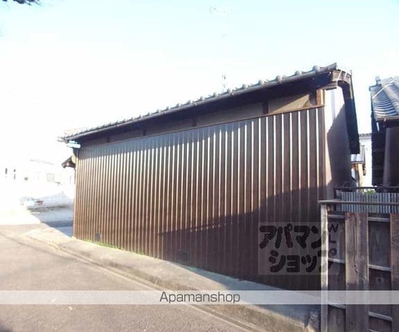 深草坊町貸家の外観写真