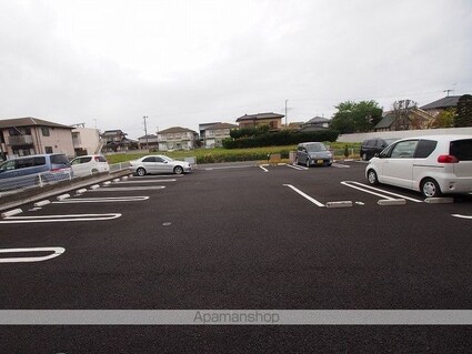ハピネスヒル　Ⅰ[2LDK/55.12m2]の駐車場1