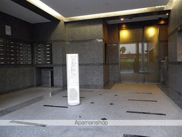 ルーブル大塚弐番館の玄関写真