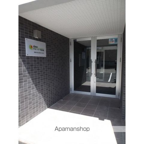 クローバー円山南の玄関写真