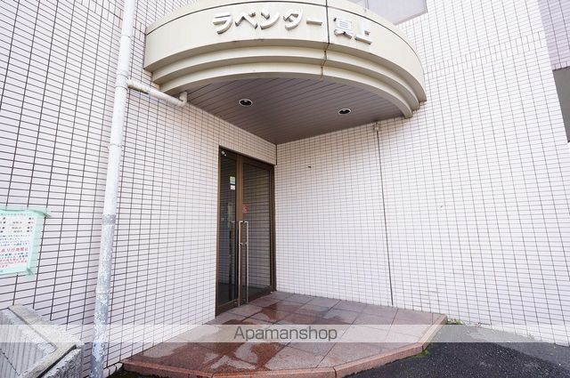 ラベンダー真上の玄関写真