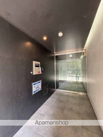 是空NANBAIIの玄関写真