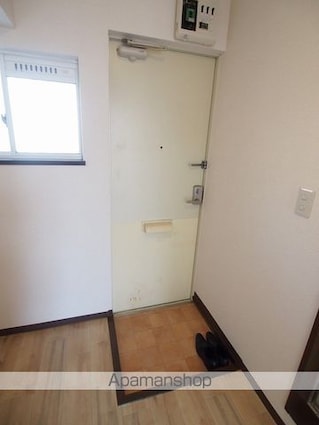 グランドハイツＥ棟[1K/20.2m2]の玄関