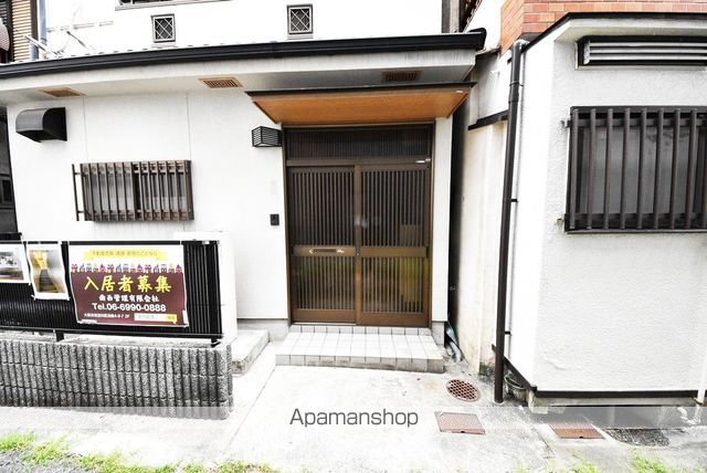 阪急電鉄宝塚線 庄内駅 徒歩11分 2階建 築29年の玄関写真
