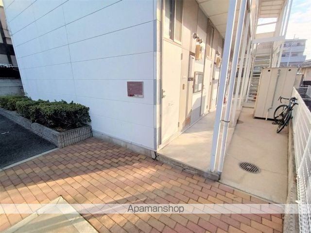 レオパレス菱屋西の玄関写真
