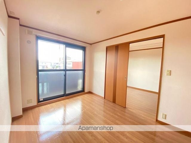 ロイヤルコーポ中川の内装写真