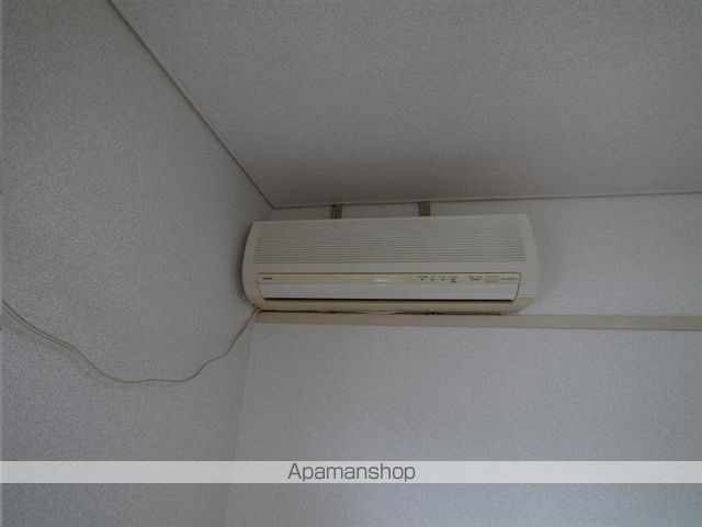 ロイヤルハイツ東八の内装写真